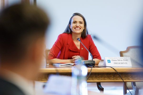 România, mesaj de solidaritate cu Estonia după încălcarea spațiului aerian de avioane rusești. Oana Țoiu: „Avem nevoie de avertizare rapidă, de la Marea Neagră la Marea Baltică”